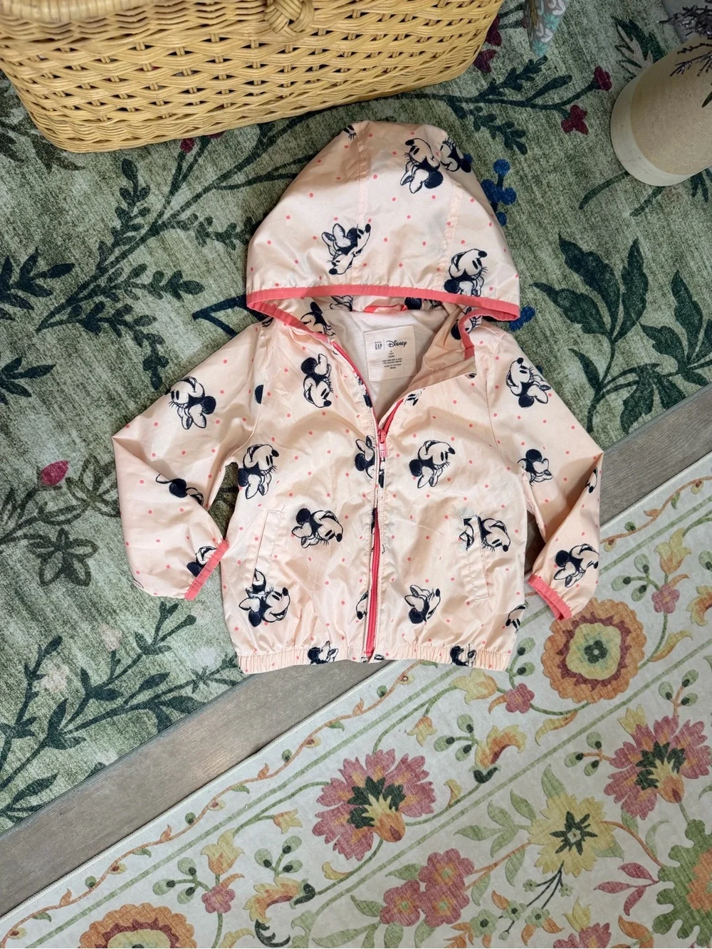 Gap Minnie Mouse Windbuster Size 4T Toddler girls Light Jacket Gap Disney Rain